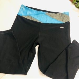 Yogo small black Capri work out‎ womens leggings